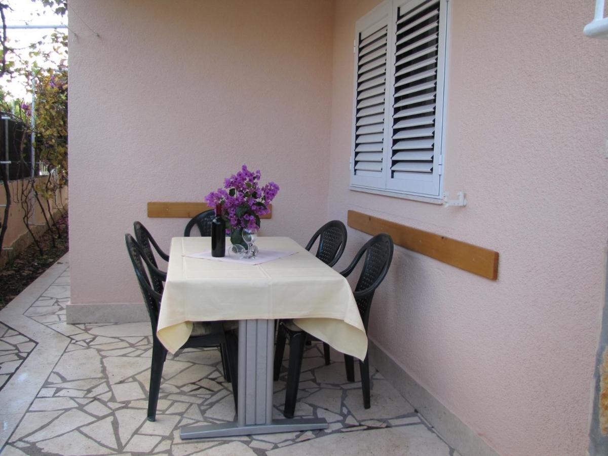 Apartments Skarpa 1601 Rogoznica  Exterior photo